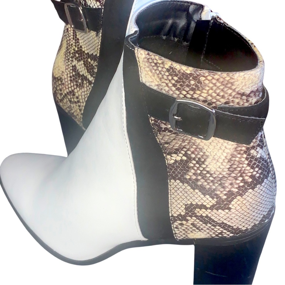 Stylish White Ankle Boots with Snakeskin Accent – Block Heel